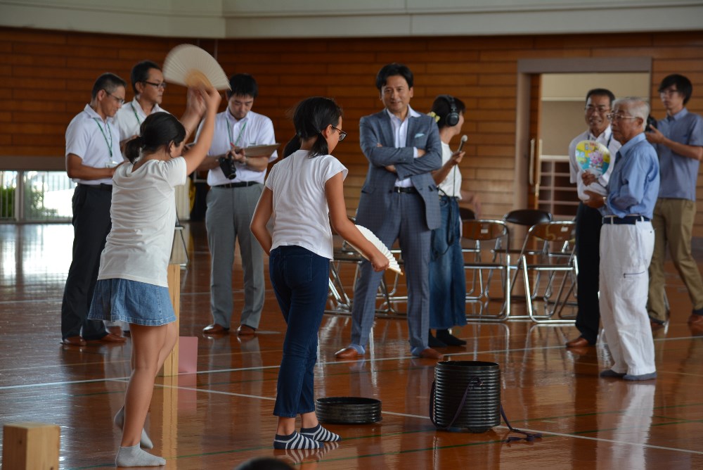 知事が高志狂言クラブを訪問