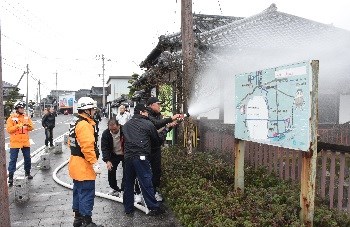 下村湖人生家で文化財の防火訓練