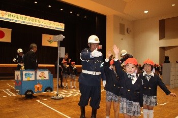 幼児交通安全フェスティバルの様子