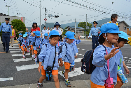 2仁比山保育園避難訓練3