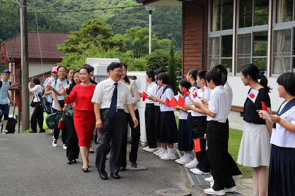 4山西大学附属中来訪（差替）