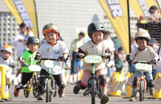 ストライダーの画像